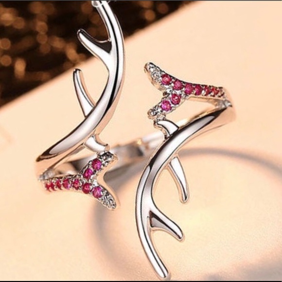 Gorgeous Silver Antlers Ring with delicate stones - Picture 2 of 6